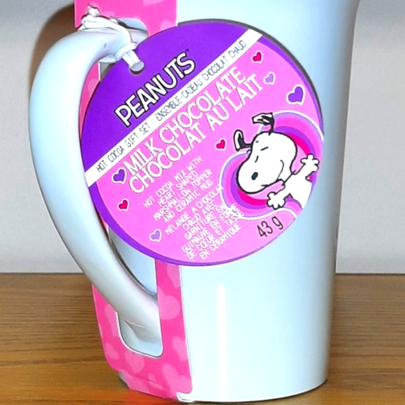Peanuts Snoopy "Hugs & Kisses" Mug with Hot Cocoa Mix NWT - Picture 3 of 4